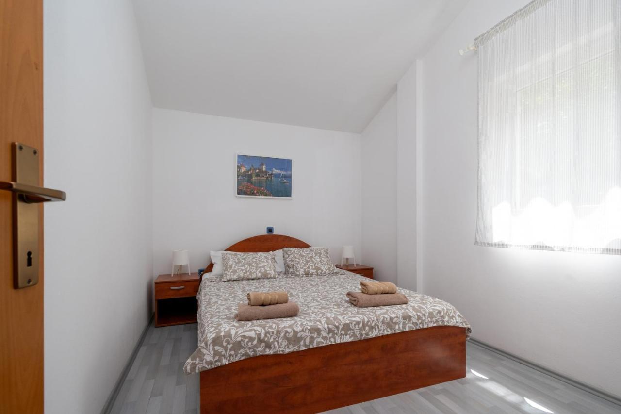 Apartments With A Parking Space Mandre, Pag - 16836 Exterior photo